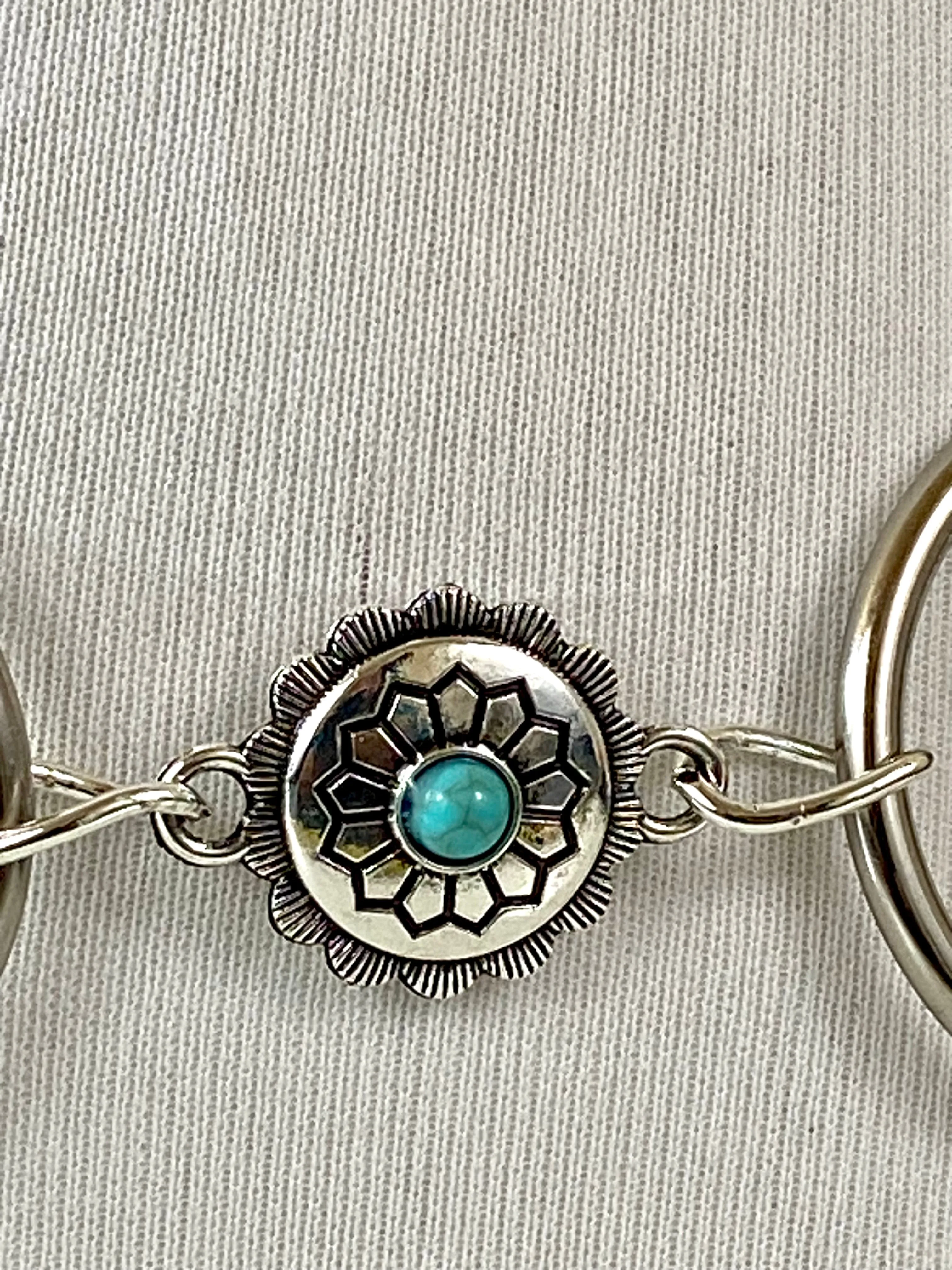 Little flower 🌸 with big circles belt