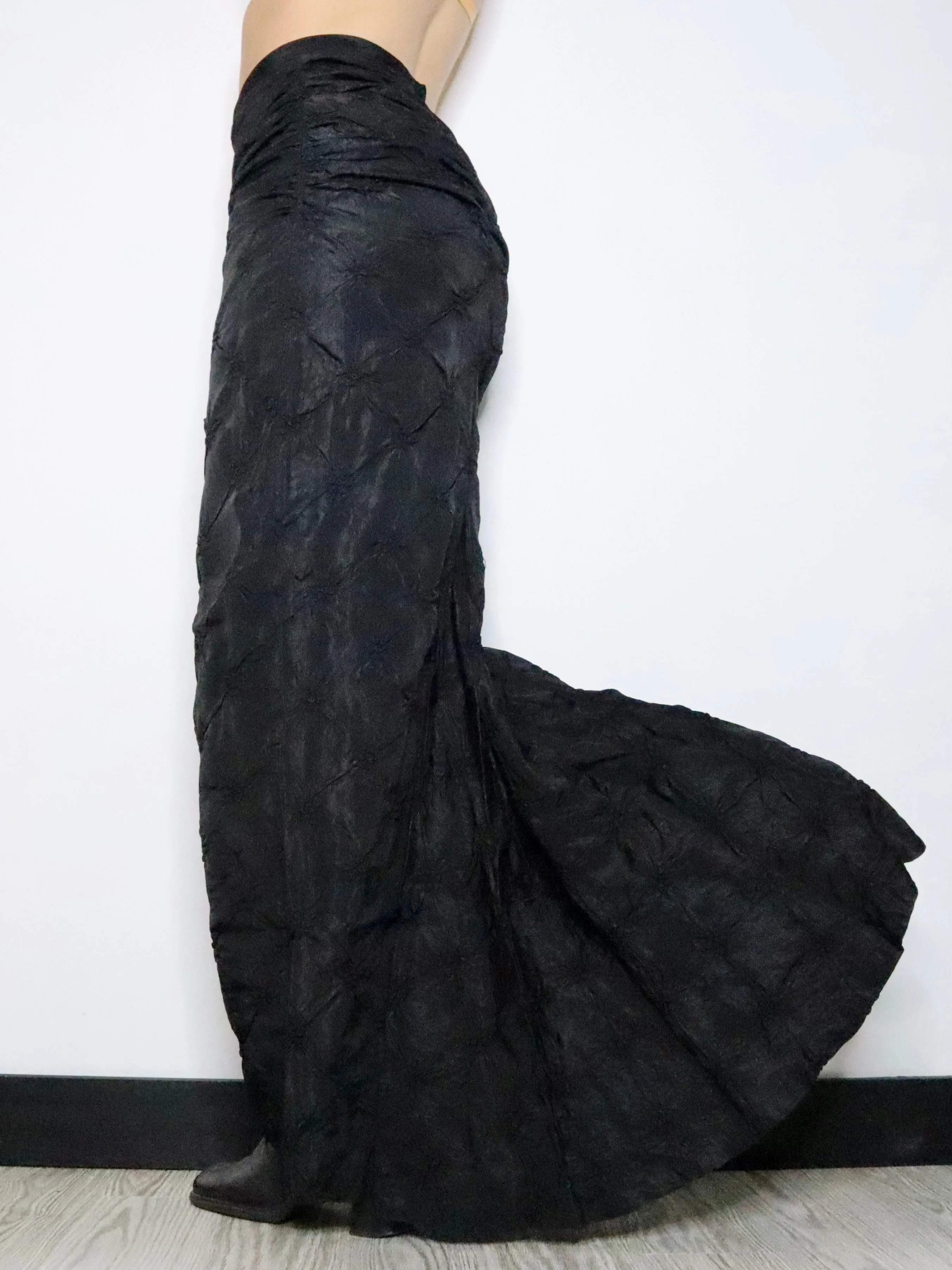 Textured Black Maxi Skirt (Small) 